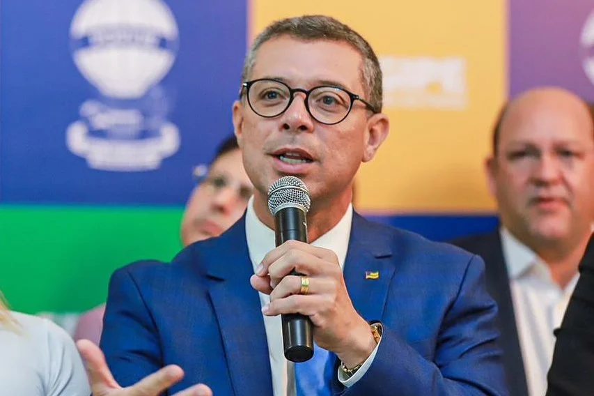 Fábio destaca expansão de programas de saúde durante agenda de campanha em Sergipe