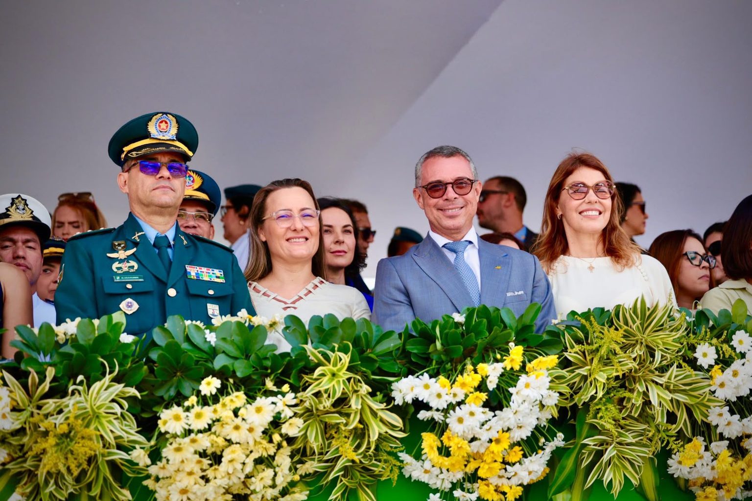 Fábio Mitidieri participa de desfile em Aracaju e destaca avanços de Sergipe