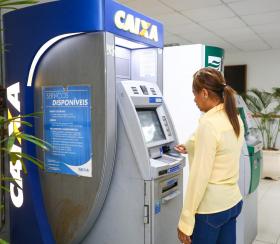 Prefeitura de Aracaju antecipa salário de setembro e libera retroativos para professores