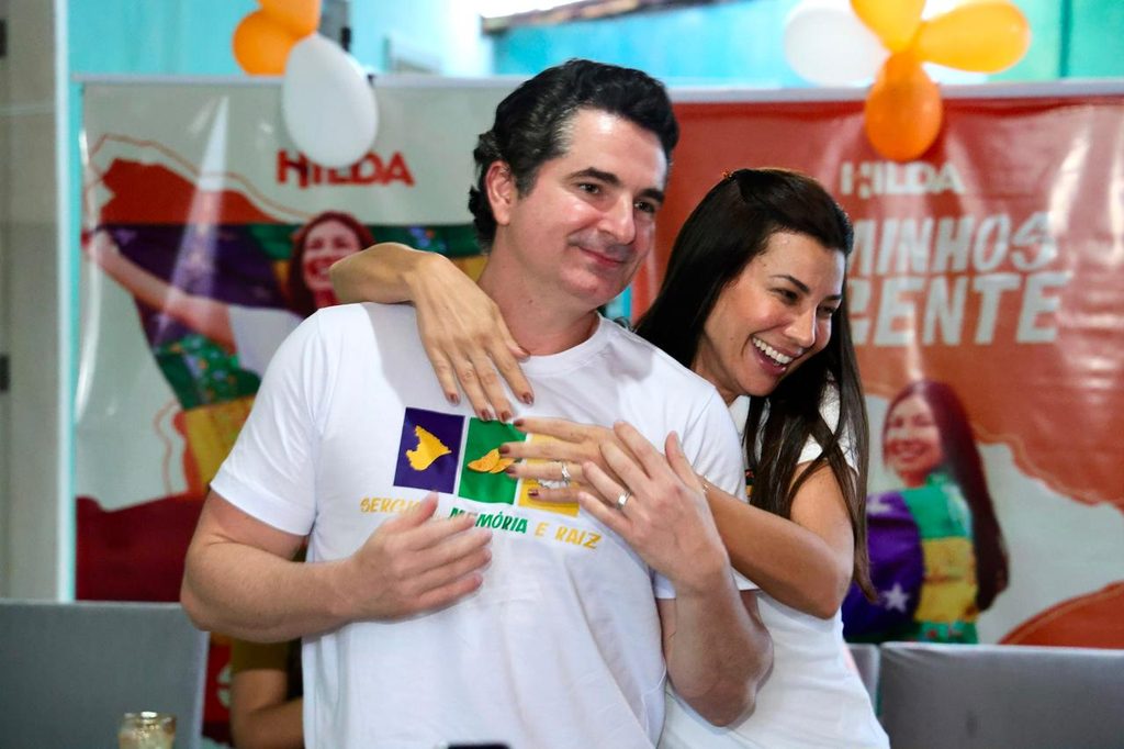 Ato de campanha de Hilda Ribeiro termina em confusão após objetos serem arremessados contra candidata